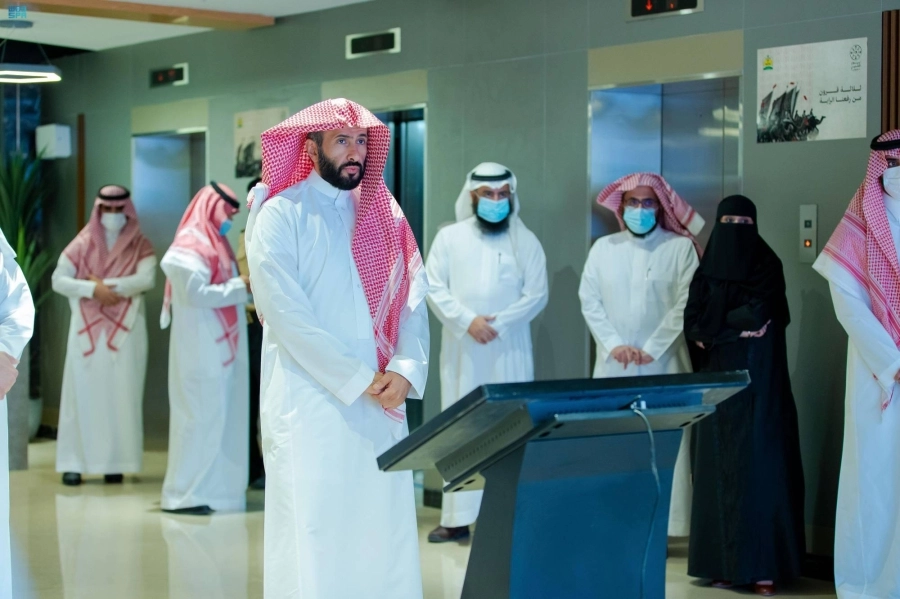 






وليد الصمعاني خلال تدشينه المركز                                        (مكة)