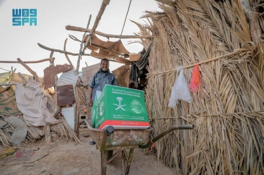 






إيصال سلة غذائية لأحد النازحين في حضرموت