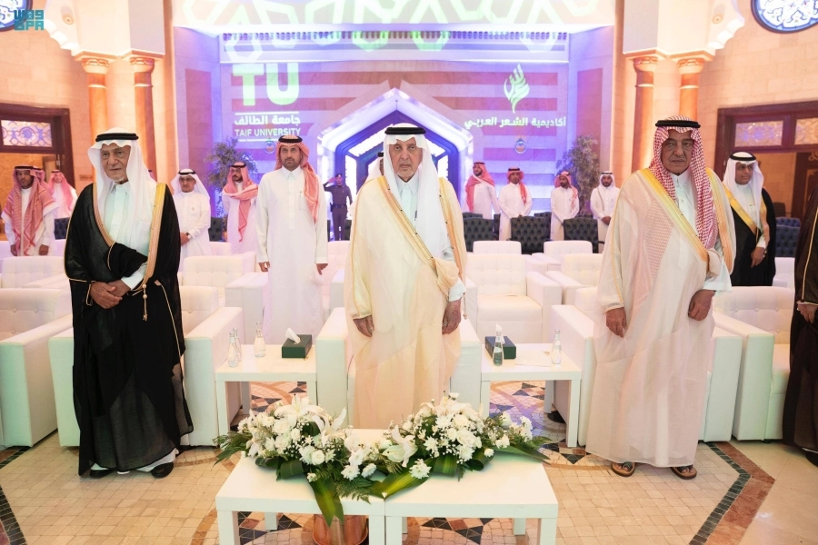 






خالد الفيصل لدى إطلاق الموسم الرابع للجائزة                                     (مكة)