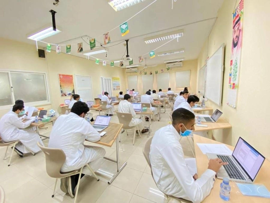 9 الاف طالب وطالبة شاركوا 