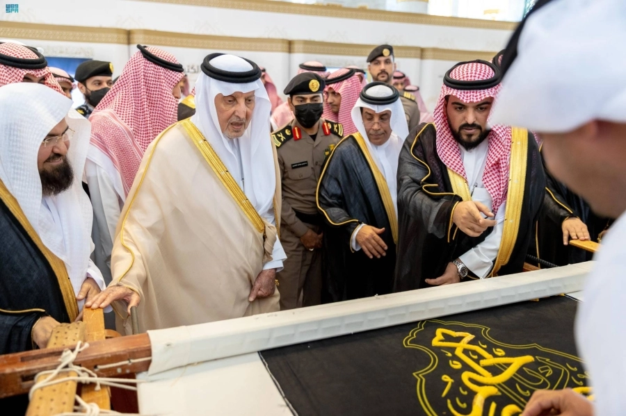 خالد الفيصل خلال افتتاح ندوة الفتوى أمس                                                                                                                                          (مكة) 