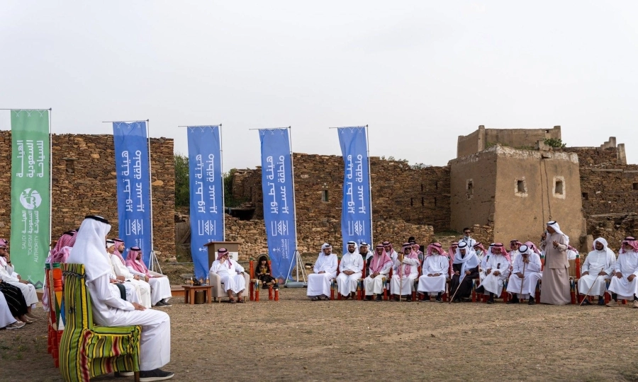 على هامش التوقيع