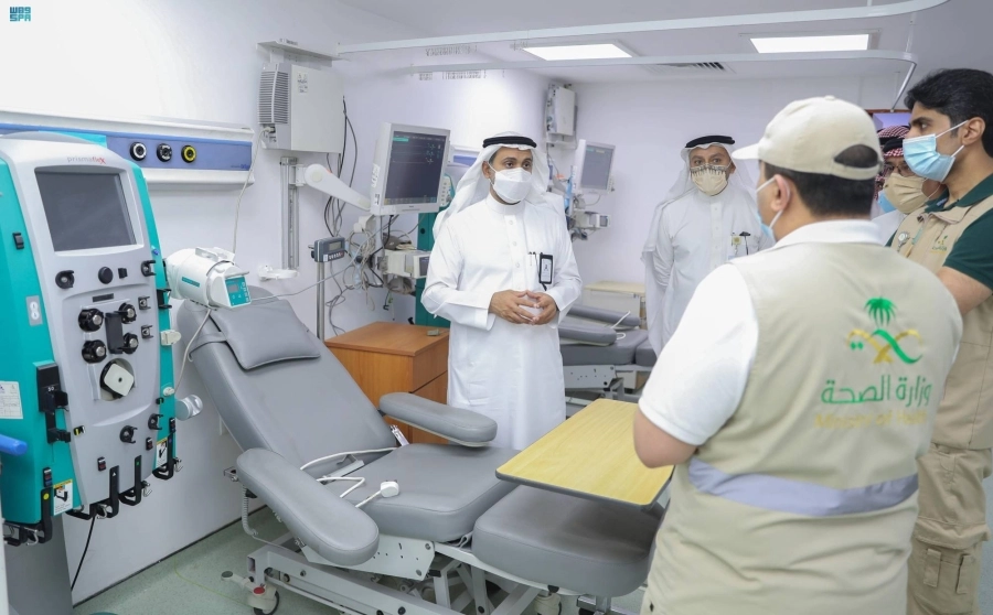 فهد الجلاجل خلال جولته التفقدية أمس (مكة)