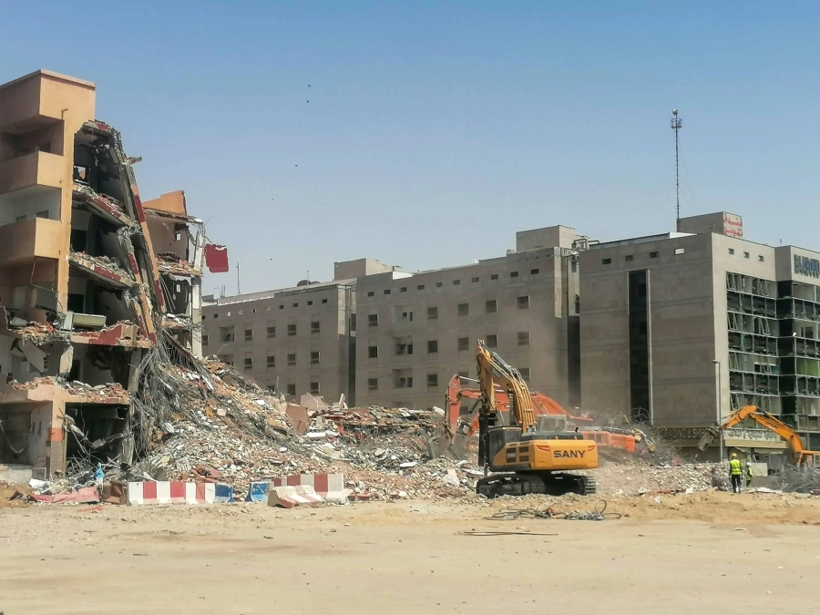 من أعمال إزالة العشوائيات في جدة، والتي تشمل نحو 30 حيا، وذلك استمرارا لأعمال التنظيم.
