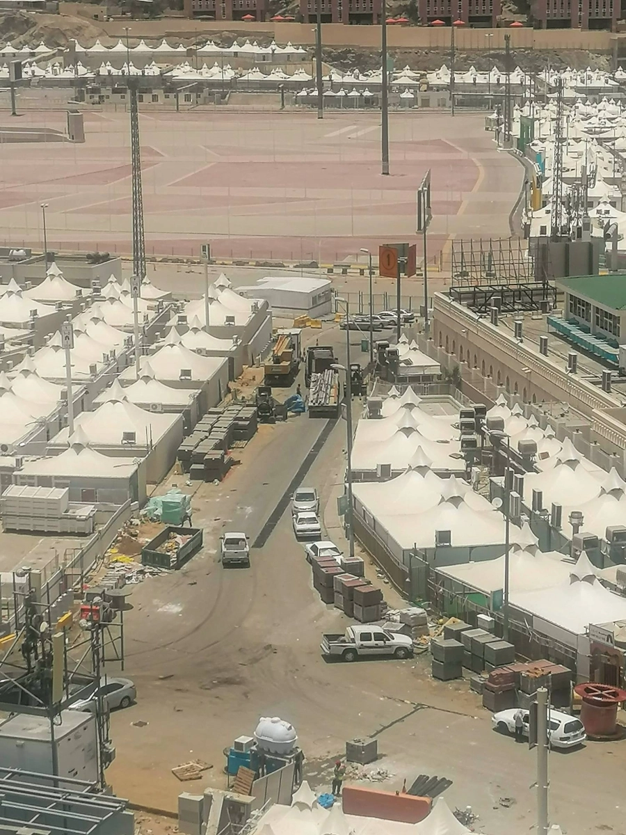 من تنفيذ الأعمال في مشعر استعدادا لحج هذا العام (أنس الحارثي)