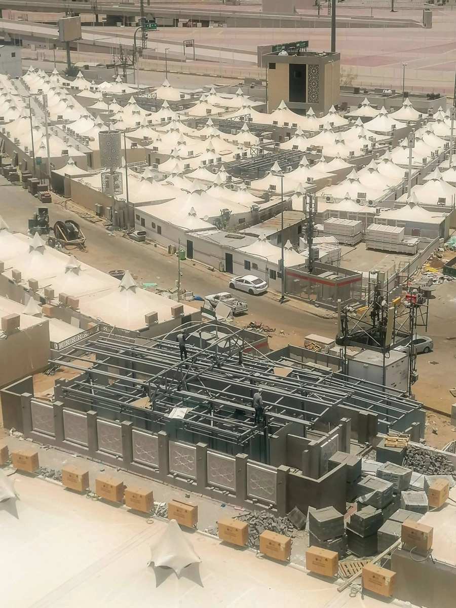 من تنفيذ الأعمال في مشعر استعدادا لحج هذا العام (أنس الحارثي)