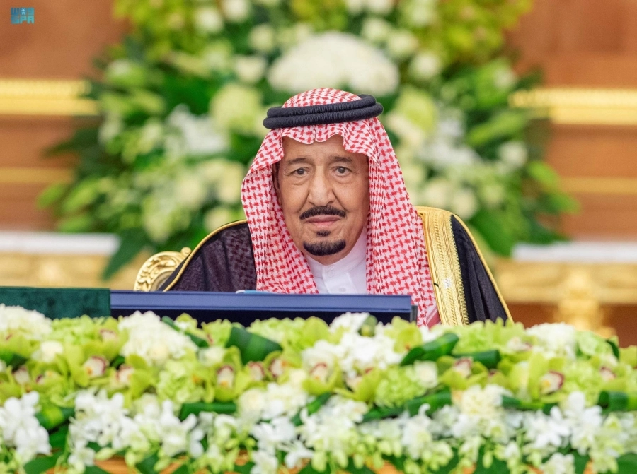 






خادم الحرمين خلال ترؤسه جلسة مجلس الوزراء                                                                                              (واس)
