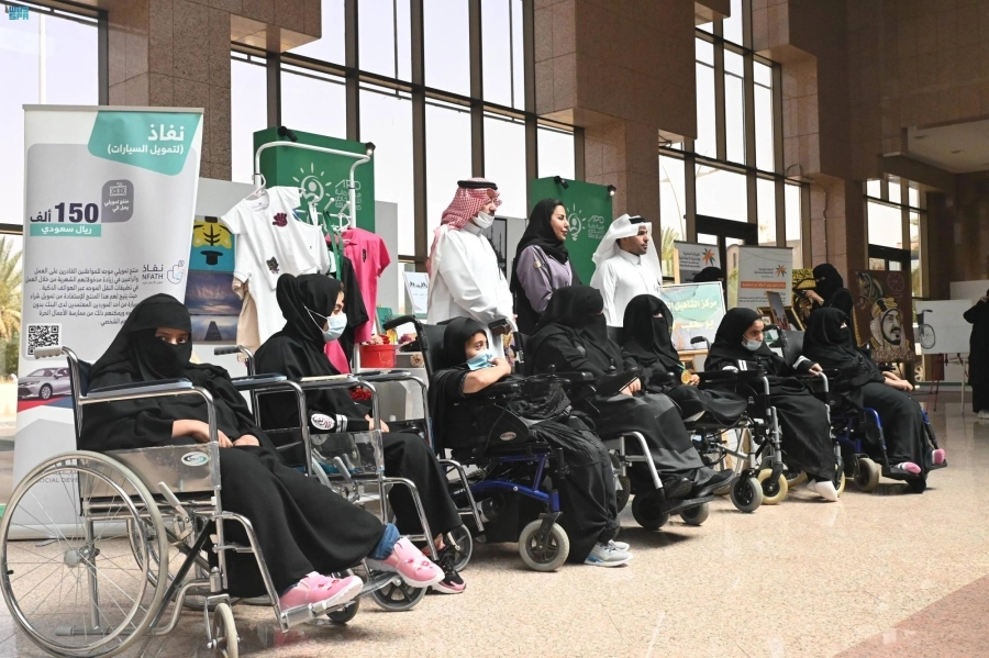  عدد من المشاركات في ملتقى تبوك (مكة)