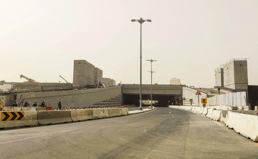 أحد الأنفاق في حي الرصيفة بالعاصمة المقدسة بعد افتتاحه أخيرا ضمن مشروعات تطويرية يجري افتتاحها قبل حج هذا العام.
