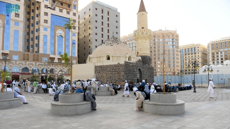 






حجاج لدى وصولهم المدينة المنورة                   (مكة)