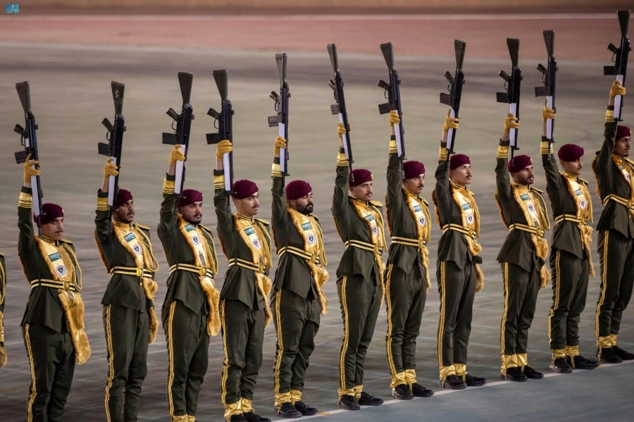  استعراض بالسلاح للخريجين (مكة)