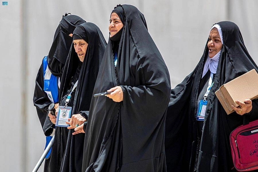 






طلائع الحجاج العراقيين                            (مكة)