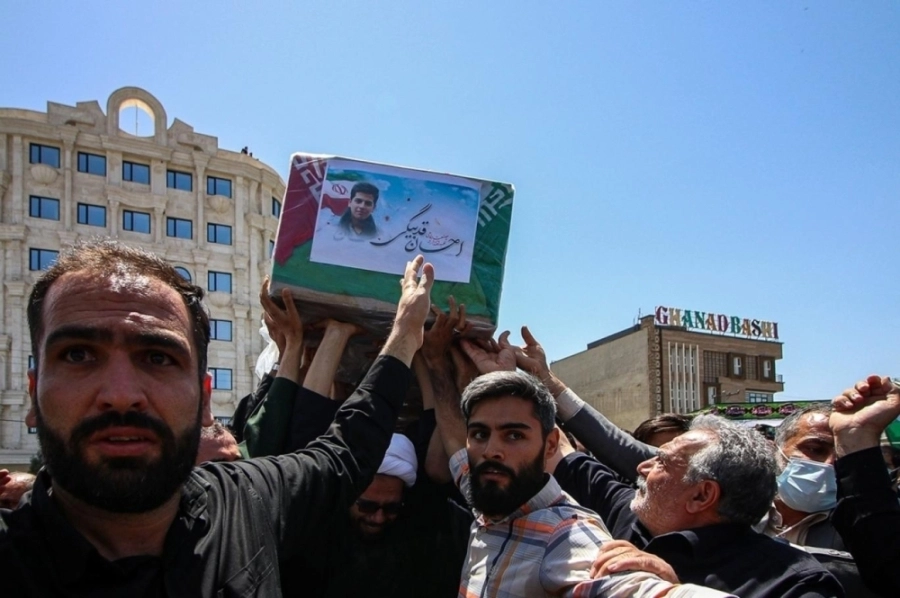 






تشييع جثمان مهندس بالحرس الثوري الإيراني              (مكة)