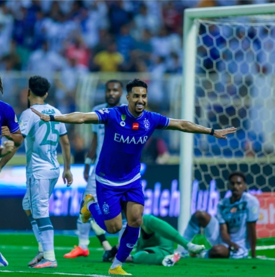 






 فرحة سالم الدوسري لحظة تسجيله الهدف الثاني