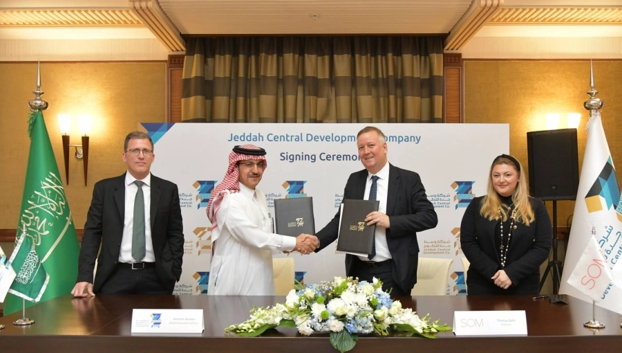 






خلال حفل التوقيع