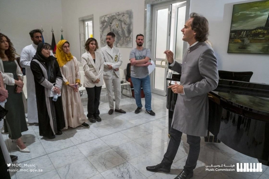 






رخصة ممارس عزف الموسيقى تقدمها المنصة                                                    (مكة)