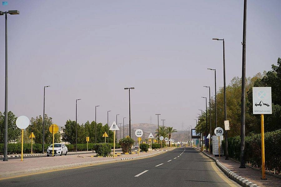 زيادة نسبة التشجير في الشوارع (مكة)