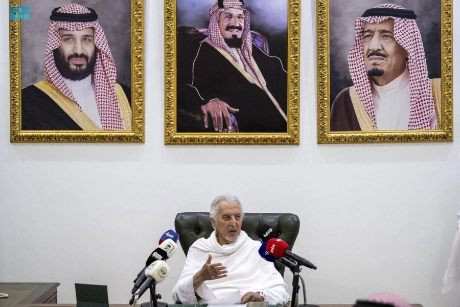 






خالد الفيصل متحدثا في المؤتمر الصحفي من مشعر منى                (مكة)