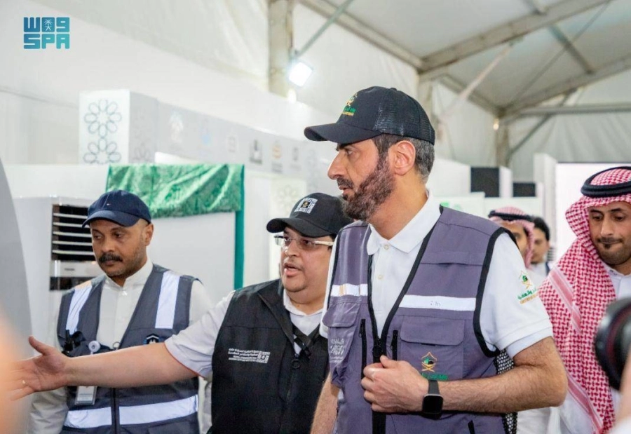 






من جولة الوزير في المشاعر المقدسة             (واس)