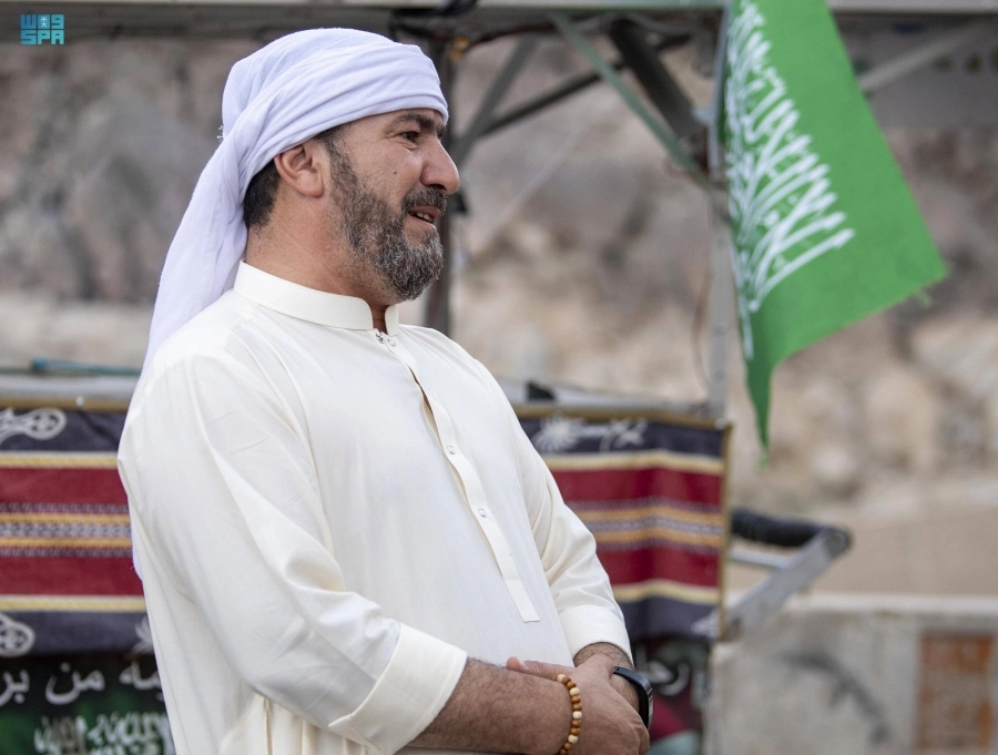 الرحالة آدم محمد