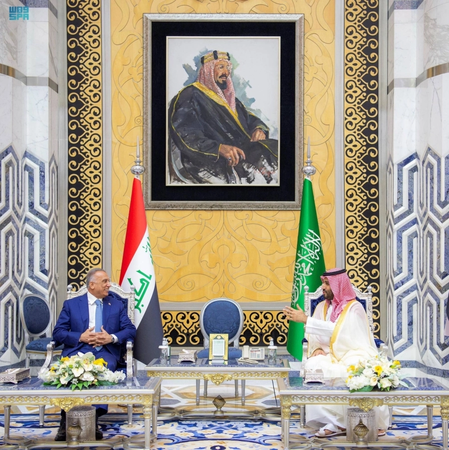 محمد بن سلمان  خلال استقباله الكاظمي (مكة)