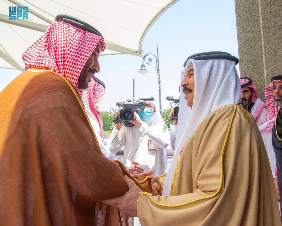 






الأمير محمد بن سلمان مستقبلا الملك حمد آل خليفة