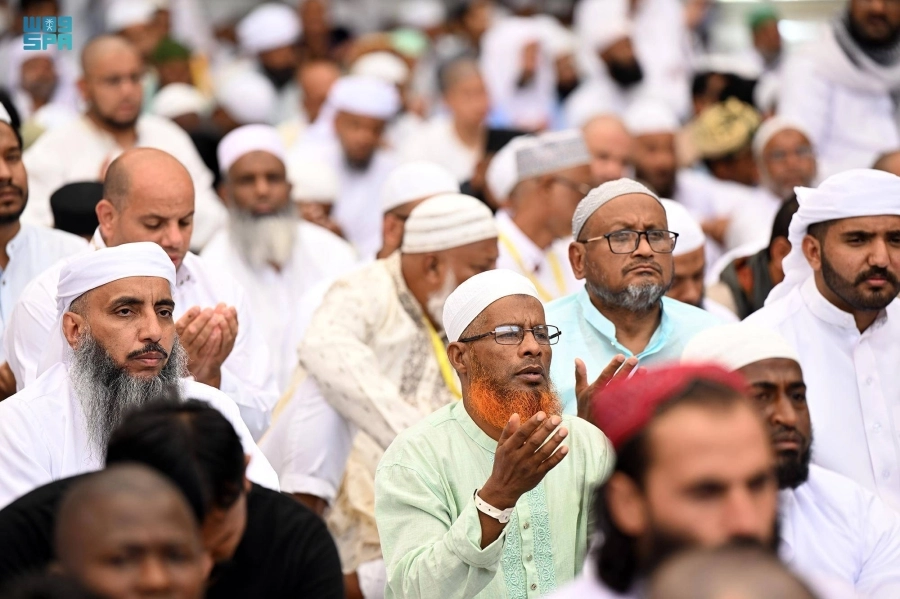 من وصول الحجاج إلى المدينة المنورة (مكة)