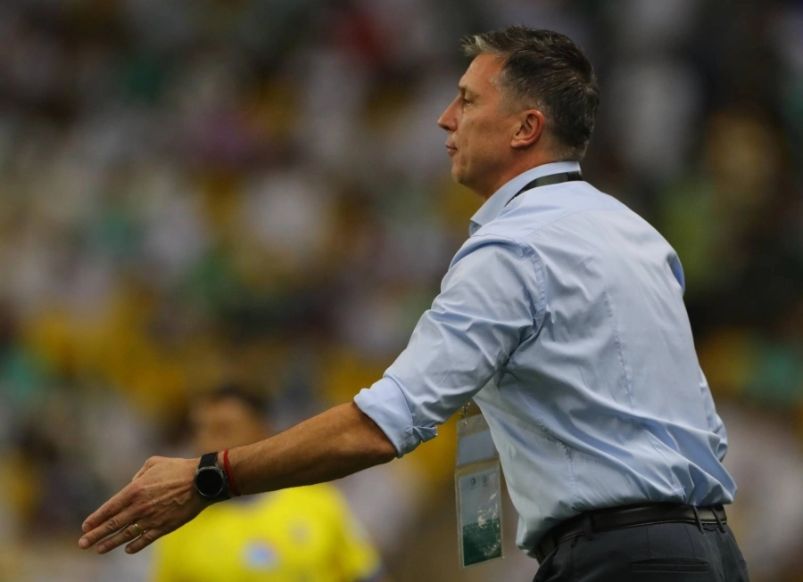 






روبرت سيبولدي