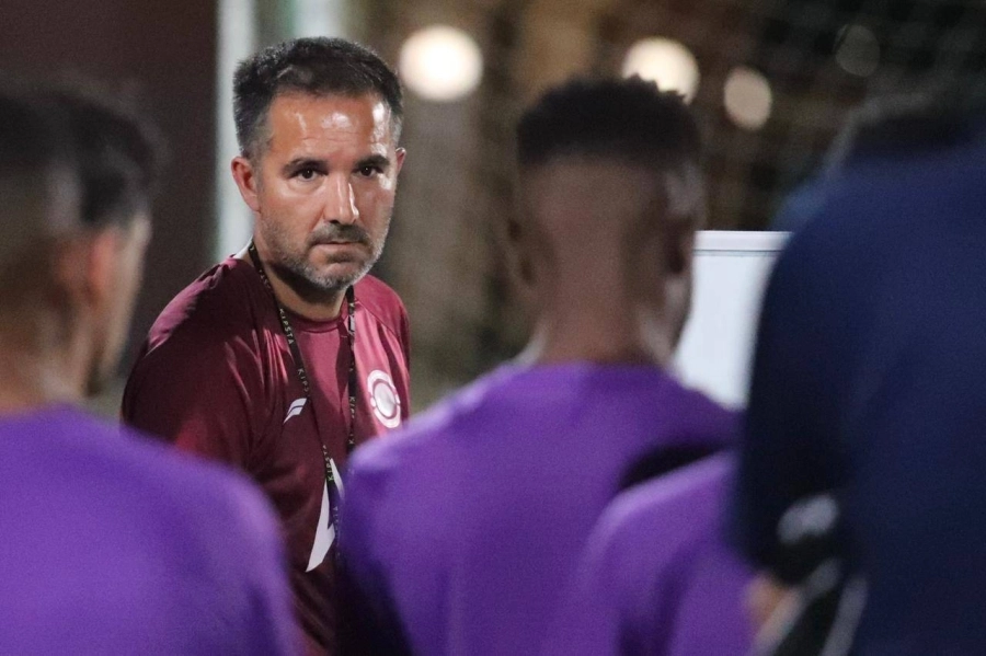 






كارلوس بينتو