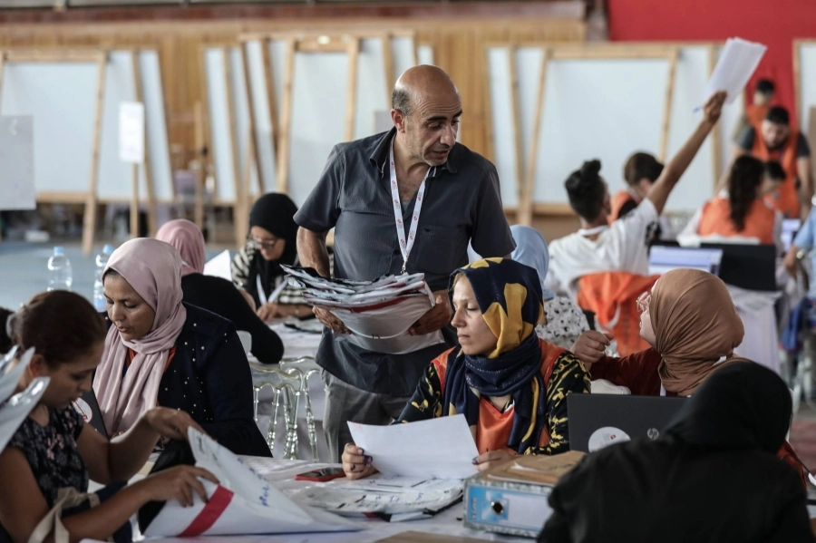 عمليات فرز الأصوات في تونس(د ب أ)