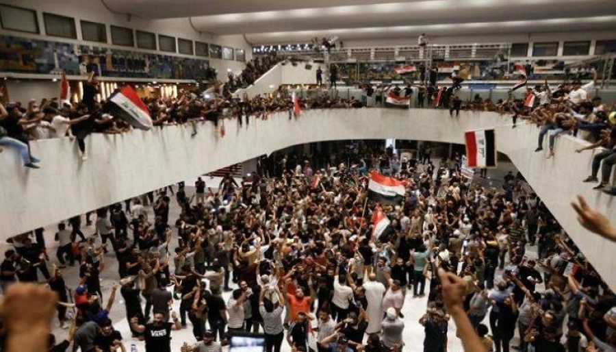 احتجاجات أنصار الصدر داخل البرلمان(مكة)