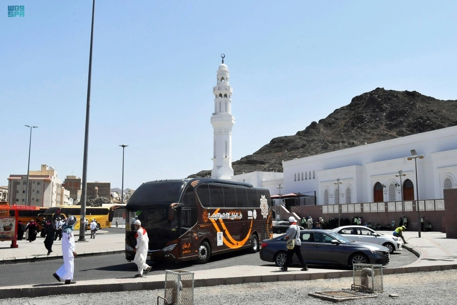 حجاج لدى وصولهم إلى المدينة المنورة