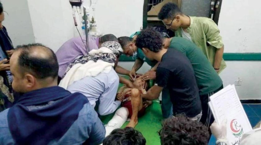 






انتهاك حوثي خلف أحد الضحايا                                                  (مكة)