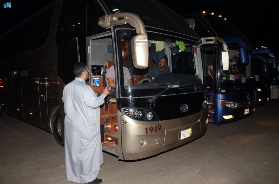 وصول الحجاج عن طريق الحافلات (مكة)