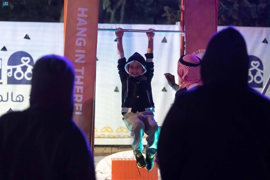 تستقبل فعالية واجهة رغدان بمنطقة الباحة زوارها بالعروض الشائقة والبرامج المتنوعة والتجارب الجديدة، حيث تأتي هذه الفعالية التي ينظمها مجلس شباب المنطقة ضمن فعاليات الصيف لهذا العام.
