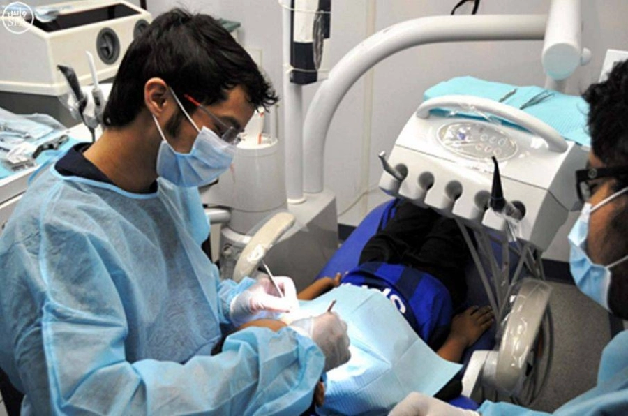 أحد أطباء الأسنان المنتمين للبرنامج (مكة)