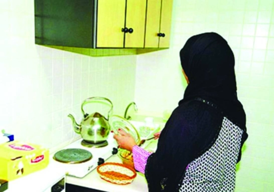 



إحدى عاملات المنازل                    (مكة)