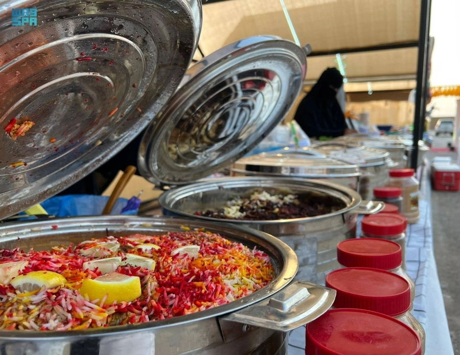 






من معروضات الأسر المنتجة                                                          (مكة)