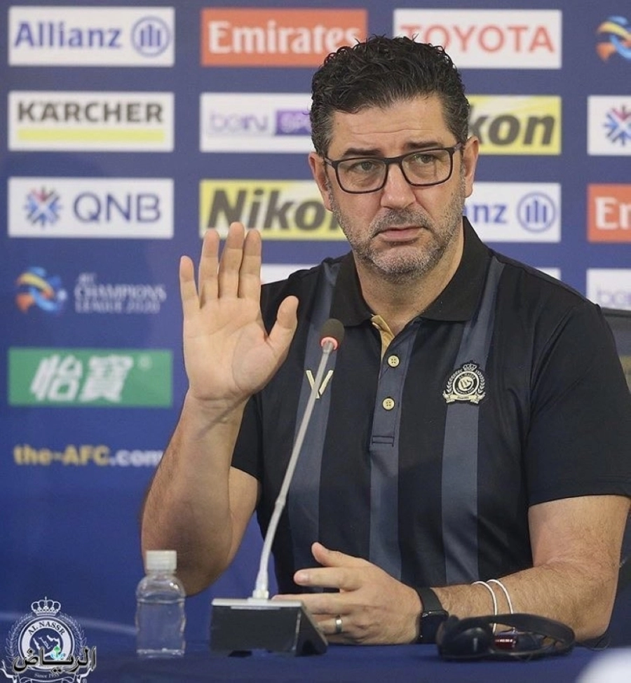 المدرب فيتوريا