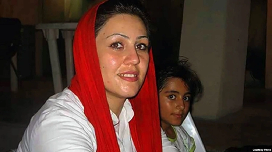 مريم أكبري منفرد