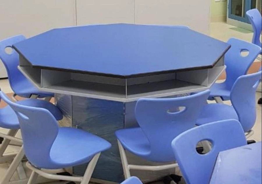 






مقاعد وطاولات حديثة تم تجهيزها                                     (مكة)