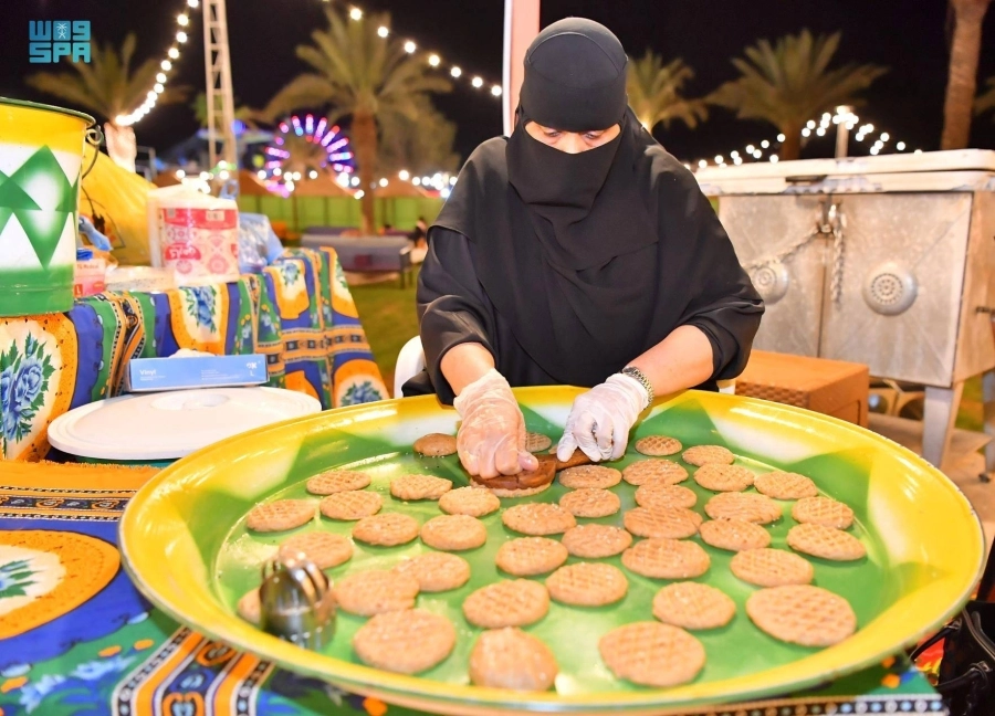 أم محمد تزاول المهنة منذ 45 عاما (مكة)