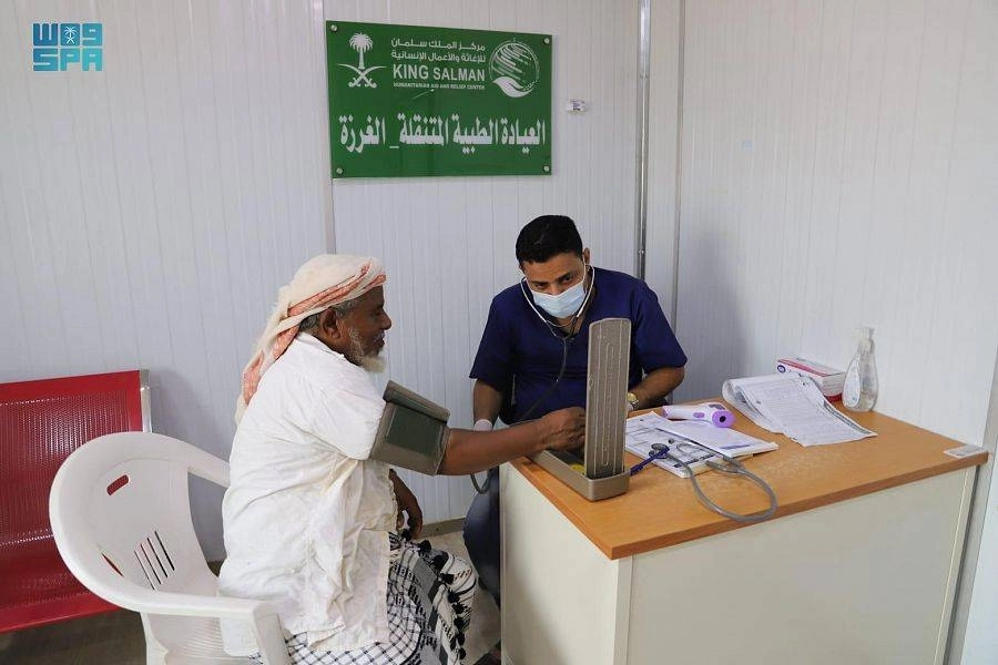 






مسن يمني يخضع للكشف الطبي                         (واس)