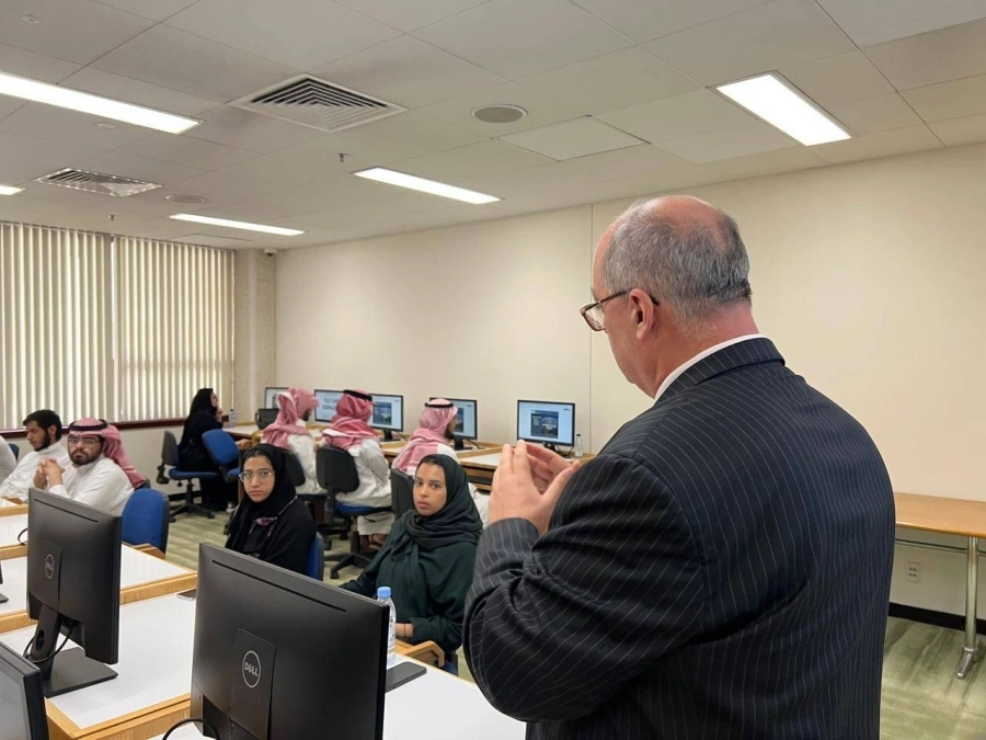 






نوابغ المستقبل.. الطريق يبدأ من هنا        (مكة)