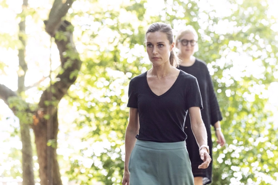 






الإعلام يلاحق سانا مارين