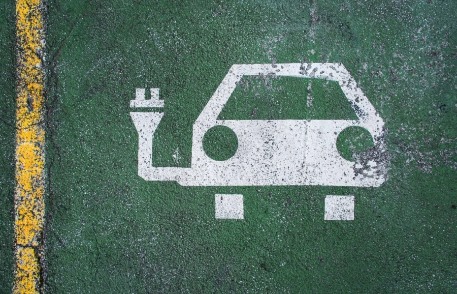 overhead-top-view-image-of-electric-vehicle-charg-2022-08-01-04-42-19-utc