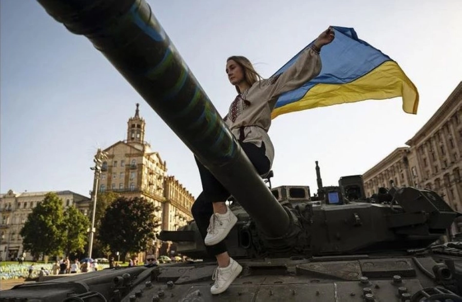 






أوكرانية تحتفل بذكرى استقلال بلادها