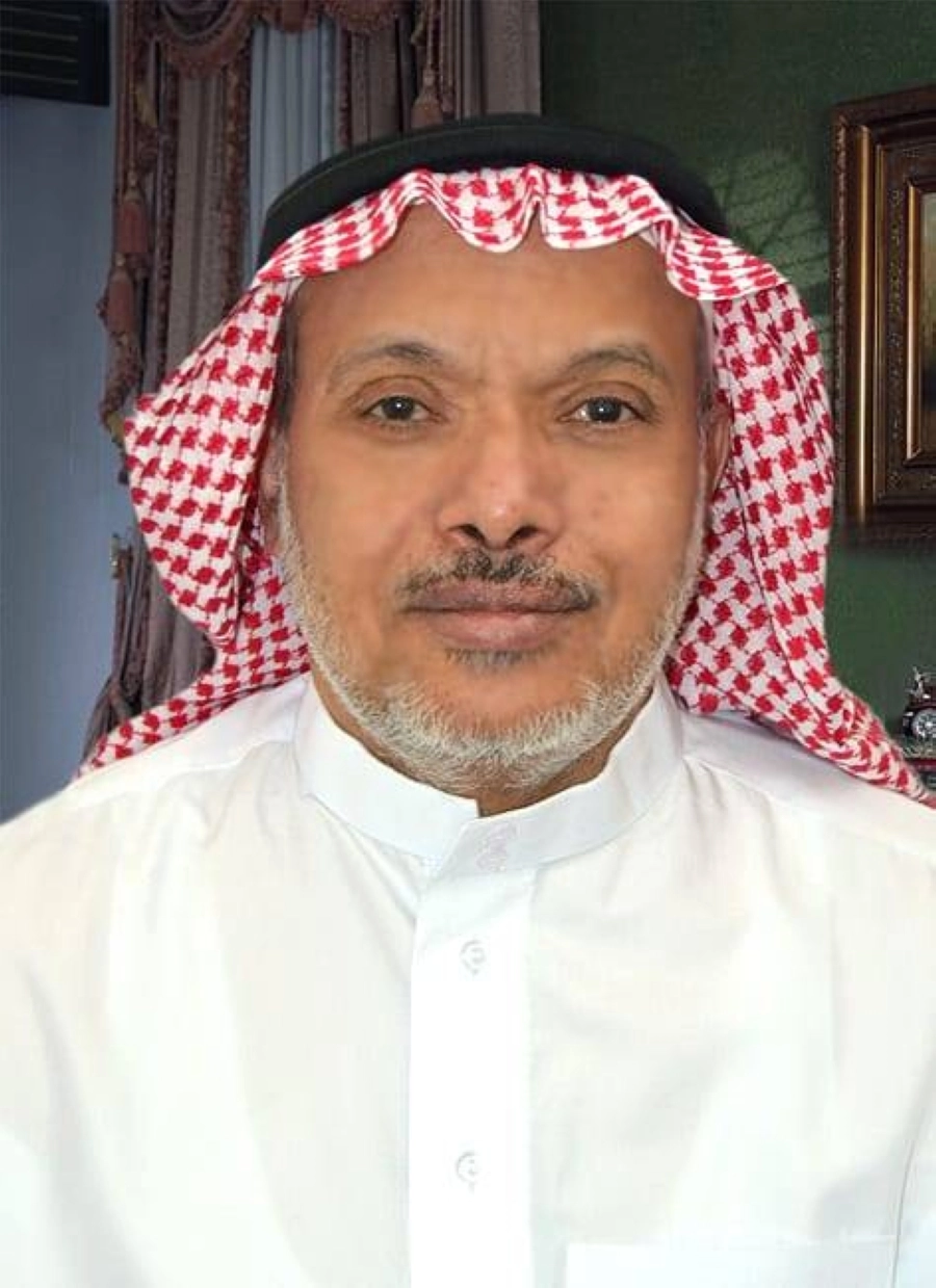 الناقد خلف القرشي