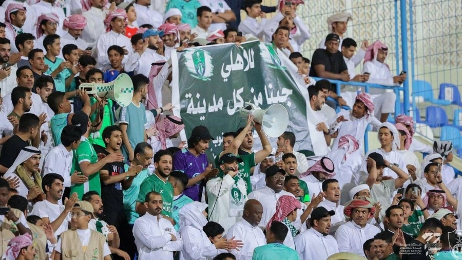 






جماهير الأهلي في مباراة الأخدود