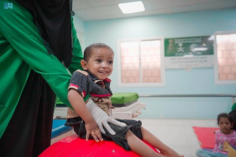 






ابتسامة بريئة لطفل قبل علاج قدمه